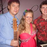 <p>Светлана Белякова,гитарист Олег Кио и клавишник Евгений </p>